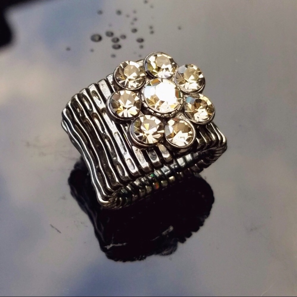 🆕Vintage Style Rhinestone Flower Stretch Ring - Picture 4 of 5